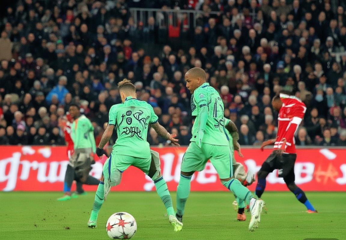 巴黎圣日耳曼VS甘冈：法甲对决，控球与反击的战术盛宴(图2)