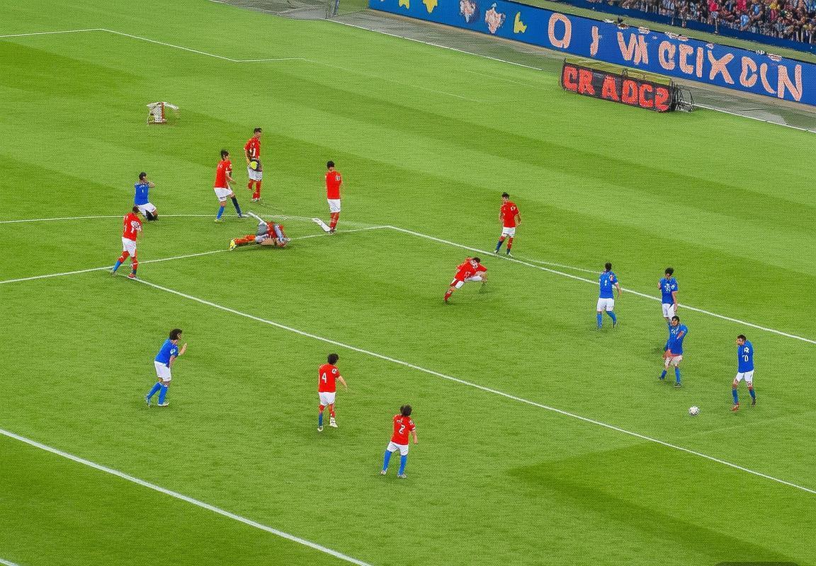 2017意荷足球对决：经典战局解析与关键球员对决回顾(图2)